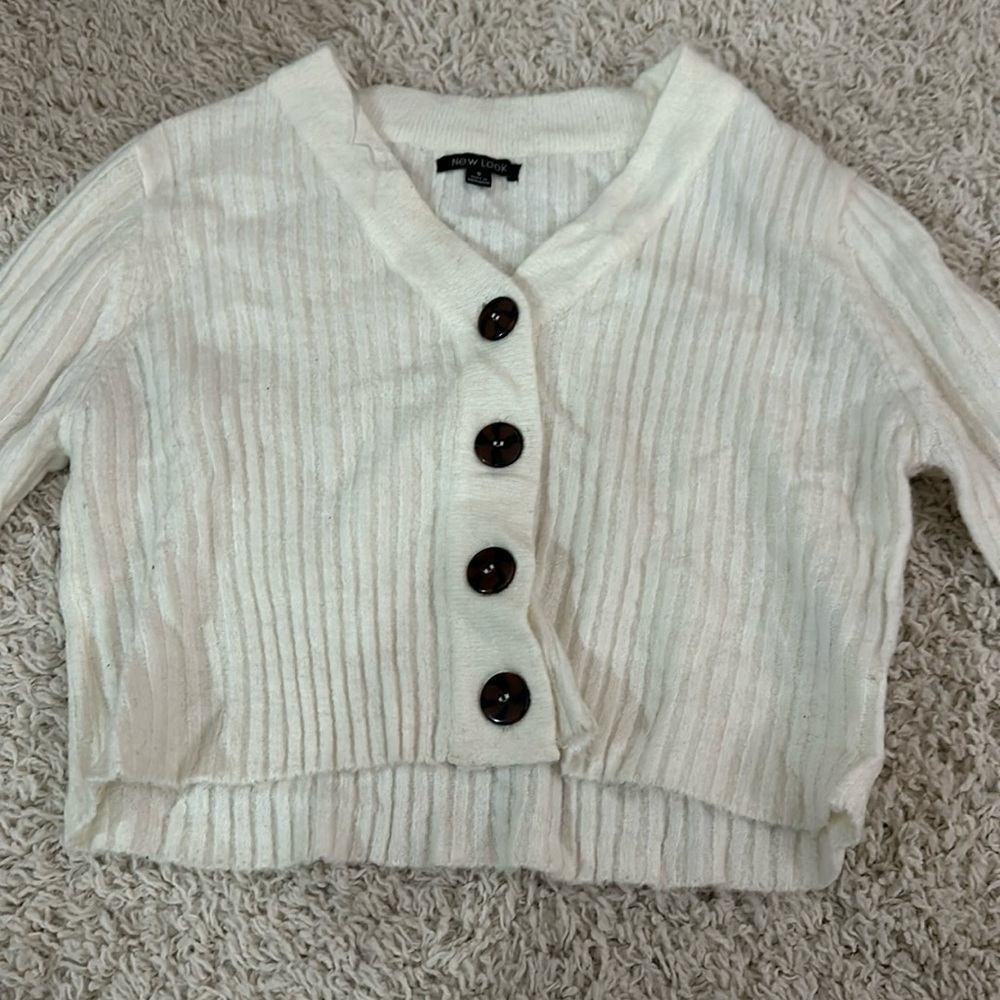 Gently used fuzzy cropped cardigan!